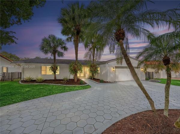 Lake Glenn Ellen, 8451 Dundee Ter, Miami Lakes, Florida 33016, image 1