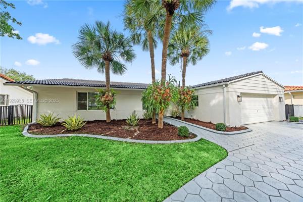 Lake Glenn Ellen, 8451 Dundee Ter, Miami Lakes, Florida 33016, image 3