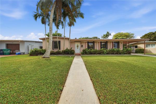 Westwood Lakes Residential, 10730 SW 51st Dr, Westwood Lakes, Florida 33165, image 2