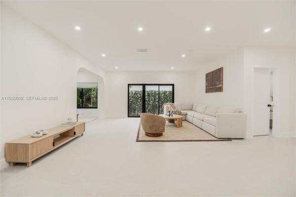 Parkway, 1344 SW 18th St, Miami, Florida 33145, image 3