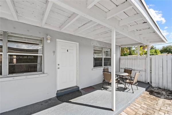 Middle River Terrace, 1125 NE 5th Ave #4, Fort Lauderdale, Florida 33304, image 1