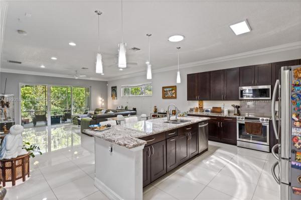 Dania Heights, 228 SW 4th St, Dania Beach, Florida 33004, image 2