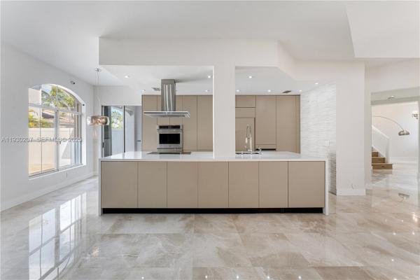 Aventura Lakes, 21156 NE 33rd Ave, Aventura, Florida 33180, image 1