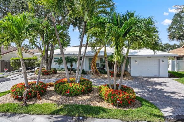 Pompano Isles, 2448 SE 9th St, Pompano Beach, Florida 33062, image 2