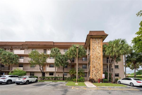 Lakes Of Carriage Hills, 4940 E Sabal Palm Blvd #PH14, Tamarac, Florida 33319, image 1
