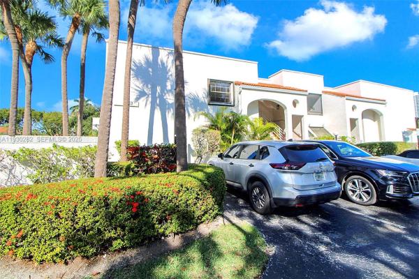 Mariner Village Garden, 3553 Magellan Cir #317-1, Aventura, Florida 33180, image 3