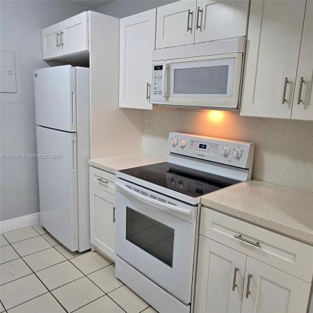 Soleil Lake, 646 NW 114th Ave #201, Sweetwater, Florida 33172, image 2