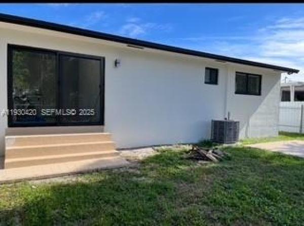 Bradley Manor, 4990 E Palm Ct, Hialeah, Florida 33013, image 2