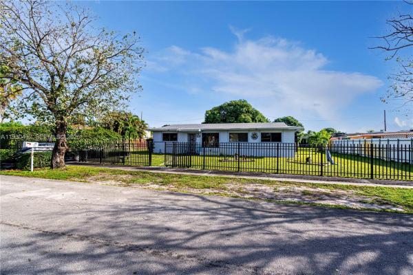 Lake Stevens Estates At Carol City, 17715 NW 55th Ave, Miami Gardens, Florida 33055, image 3
