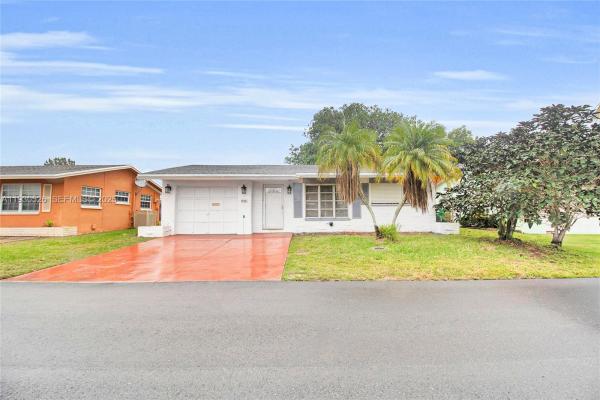 Mainlands Of Tamarac Lakes, 5718 NW 66th Ave, Tamarac, Florida 33321, image 2