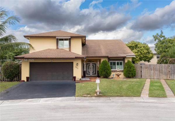 Tanglewood Lakes South, 9931 SW 14th St, Pembroke Pines, Florida 33025, image 1