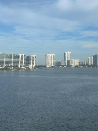 Winston Towers 200, 251 174th St #418, Sunny Isles Beach, Florida 33160, image 1