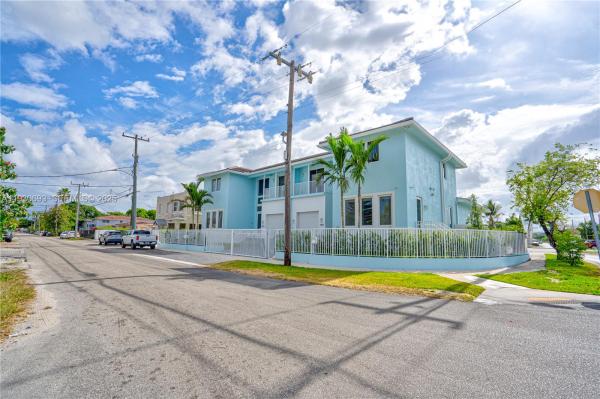 Washburns, 1805 NW 22nd Ct #1805, Miami, Florida 33125, image 1