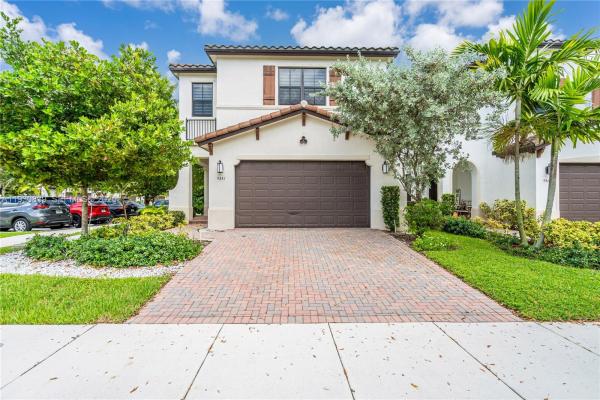 Bonterra, 9881 W 34th Ave, Hialeah, Florida 33018, image 1