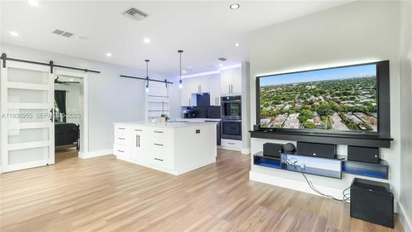 South Middle River, 817 NW 17th St, Fort Lauderdale, Florida 33311, image 1