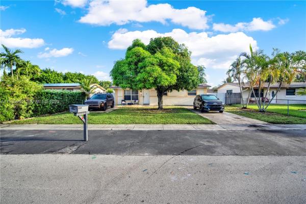 Collier City, 2771 NW 8th St, Pompano Beach, Florida 33069, image 1