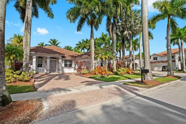 Hunters Pointe, 1901 Timberline Rd, Weston, Florida 33327, image 1