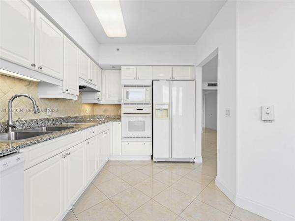 Blue Diamond, 4779 Collins Ave #806, Miami Beach, Florida 33140, image 1