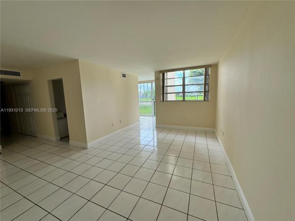 Versailles Gardens, 9411 SW 4th St #111, Fountainebleau, Florida 33174, image 3