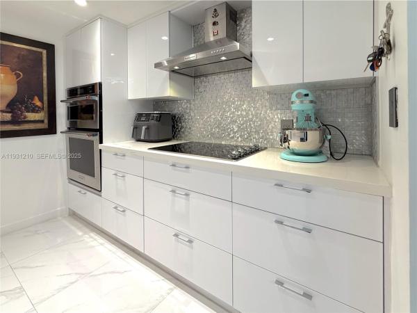 Coronado Tower 3, 20379 W Country Club Dr #2334, Aventura, Florida 33180, image 2