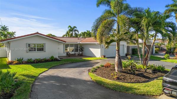 Edgewater Estates, 2207 NE 16th Ave, Wilton Manors, Florida 33305, image 1