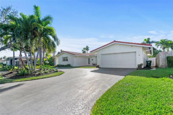 Edgewater Estates, 2207 NE 16th Ave, Wilton Manors, Florida 33305, image 2