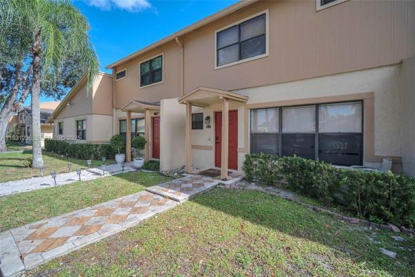 Village At Blue Lake, 3370 N Beau Rivage Dr #3N, Pompano Beach, Florida 33064, image 2