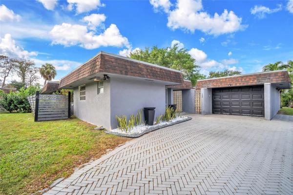 The Woodlands, Tamarac, Florida 33319, image 1