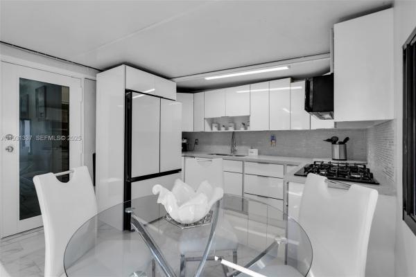 Michelle Jardins, 2140 W 53rd St #2140, Hialeah, Florida 33016, image 1