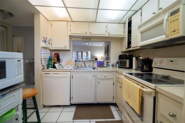 Devon Aire Villas, 11310 SW 122nd Pl, The Crossings, Florida 33186, image 3