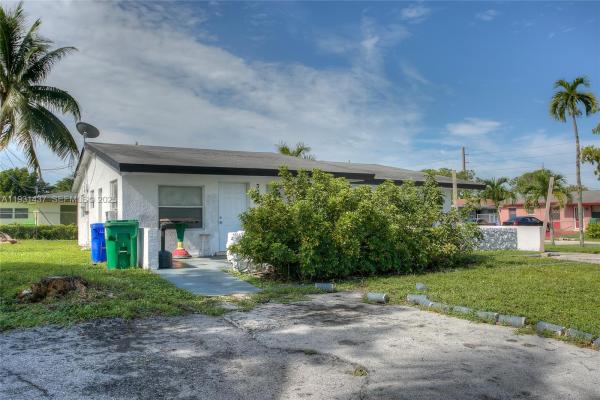 Roosevelt Gardens, 3030 NW 13th St #1-2, Fort Lauderdale, Florida 33331, image 2