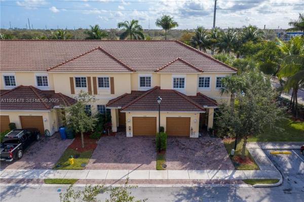 The Isles At Oakland Park, 3184 NW 32nd St, Oakland Park, Florida 33309, image 1