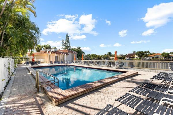 De Soto Park North, 2101 Atlantic Shores Blvd #218, Hallandale Beach, Florida 33009, image 2