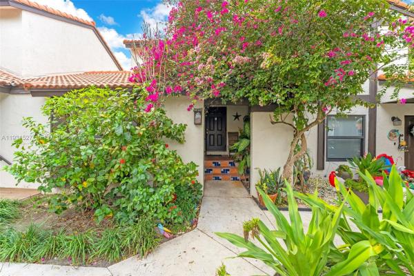  #40C, Unincorporated Dade County, Florida 33185, image 1