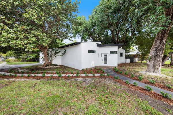 Norshore, 1001 NE 82nd St, Miami, Florida 33138, image 1