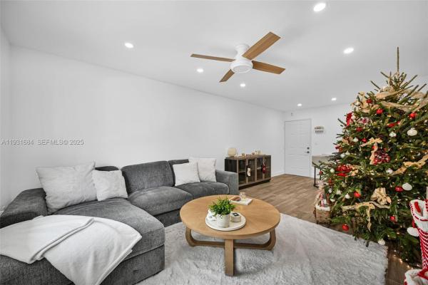 Monterey Gardens Of Pinecrest, 8609 SW 68th Ct #24, Pinecrest, Florida 33156, image 3