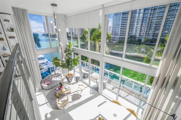 Epic Hotel & Residences, 200 Biscayne Boulevard Way #309, Miami, Florida 33131, image 1