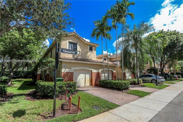 4333 Vineyard Cir #4333, Weston, Florida 33332, image 1