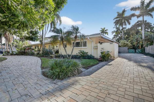 Plantation Golf Estates, 1051 W Tropical Way, Plantation, Florida 33317, image 2