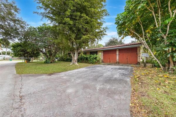 Kendalwood Estates, 8230 SW 117th Ter, Kendall, Florida 33156, image 3