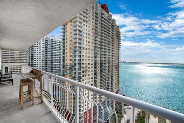 The Club At Brickell Bay, 1200 Brickell Bay Dr #2202, Miami, Florida 33131, image 1