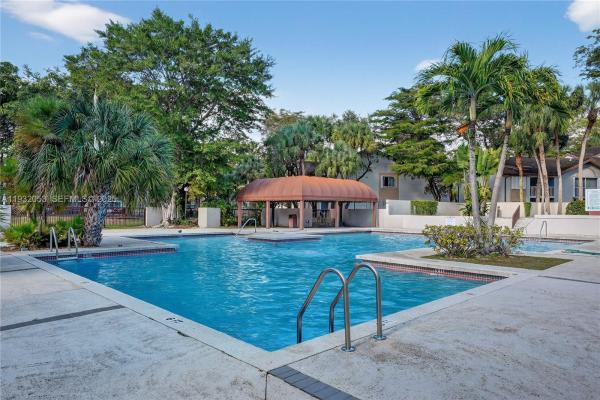 Parc Vista, 14106 SW 93rd Ln, Kendall, Florida 33186, image 2