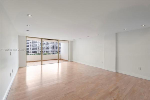 Commodore Club South, 199 Ocean Lane Dr #611, Key Biscayne, Florida 33149, image 1