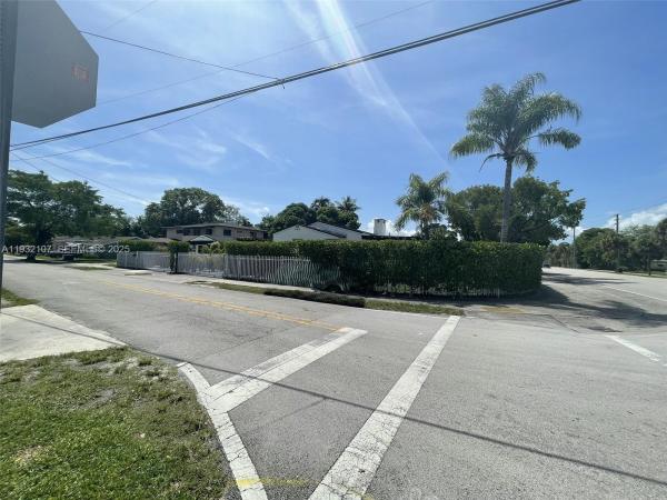 210 NE 110th St, Miami, Florida 33161, image 3
