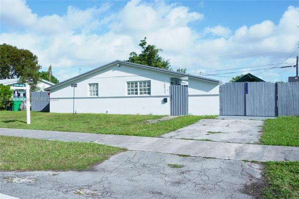 Westwood Estates, 10921 N Snapper Creek Dr, Sunset, Florida 33173, image 2