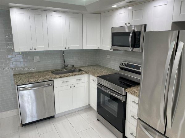 Granada Dadeland, 8107 SW 72nd Ave #125E, Glenvar Heights, Florida 33143, image 3