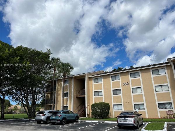 The Palms Of Pembroke, 350 W Palm Cir W #201, Pembroke Pines, Florida 33025, image 2