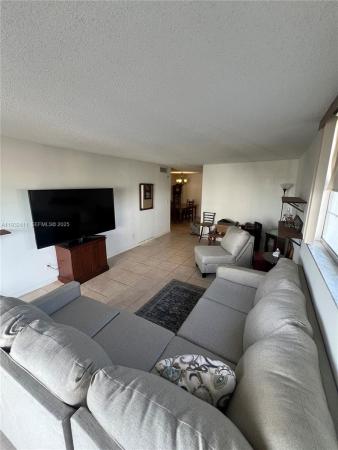 3 Horizons South, 1465 NE 123rd St #501, North Miami, Florida 33161, image 2