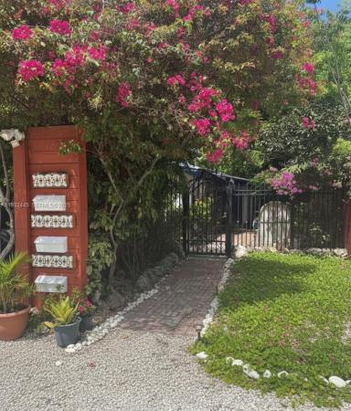 Mundy's Gemini, 2928 Louise St A #, Miami, Florida 33133, image 1