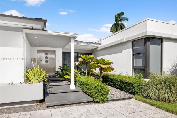 Beach View, 6420 Pinetree Drive Cir, Miami Beach, Florida 33141, image 2
